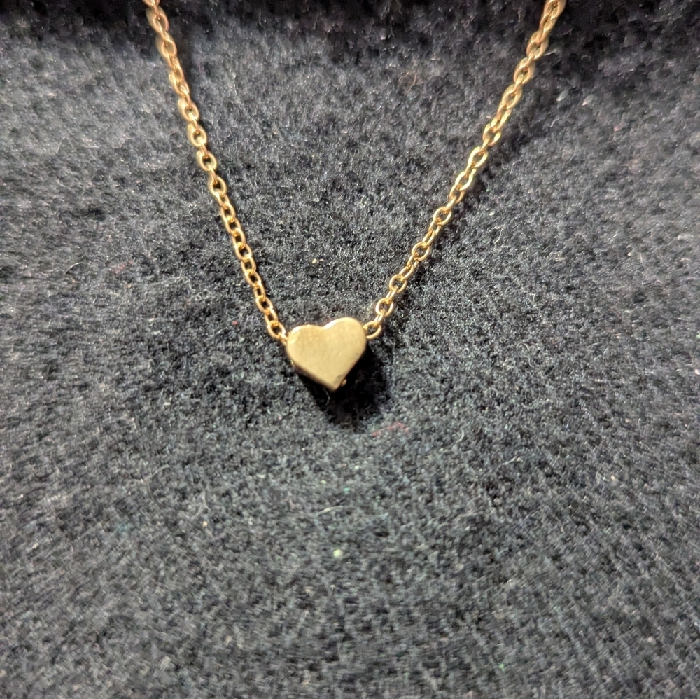 Gold Tone Dainty Delicate Heart Pendant Statement Necklace